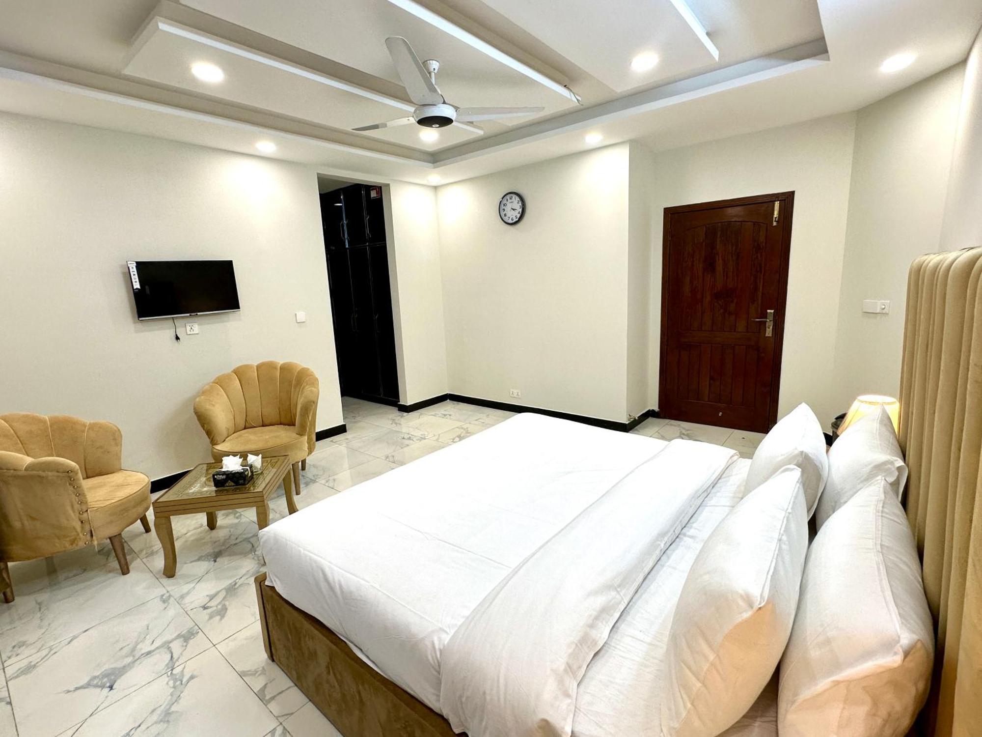 Dream Executive Guest House Исламабад Екстериор снимка