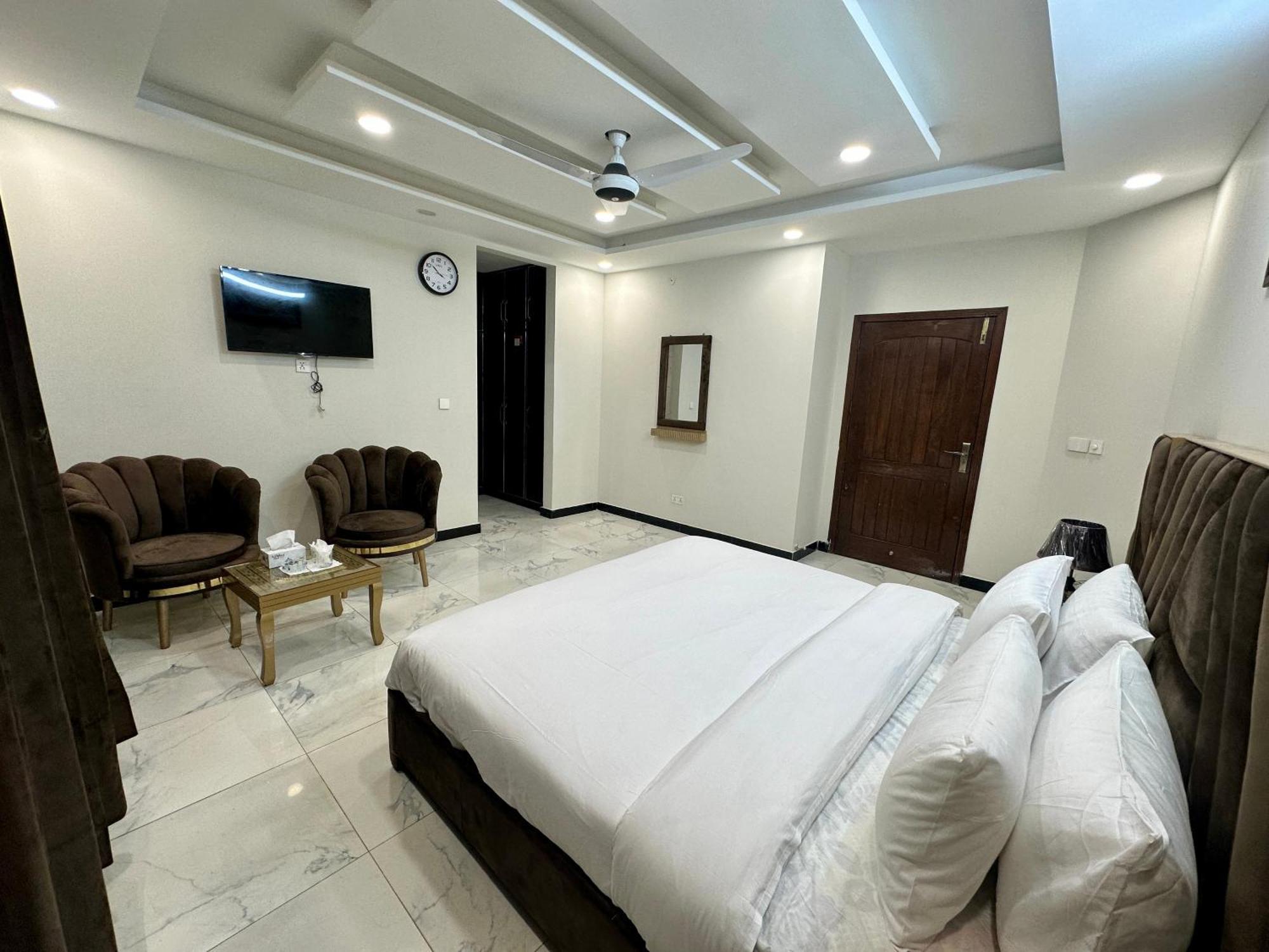 Dream Executive Guest House Исламабад Екстериор снимка
