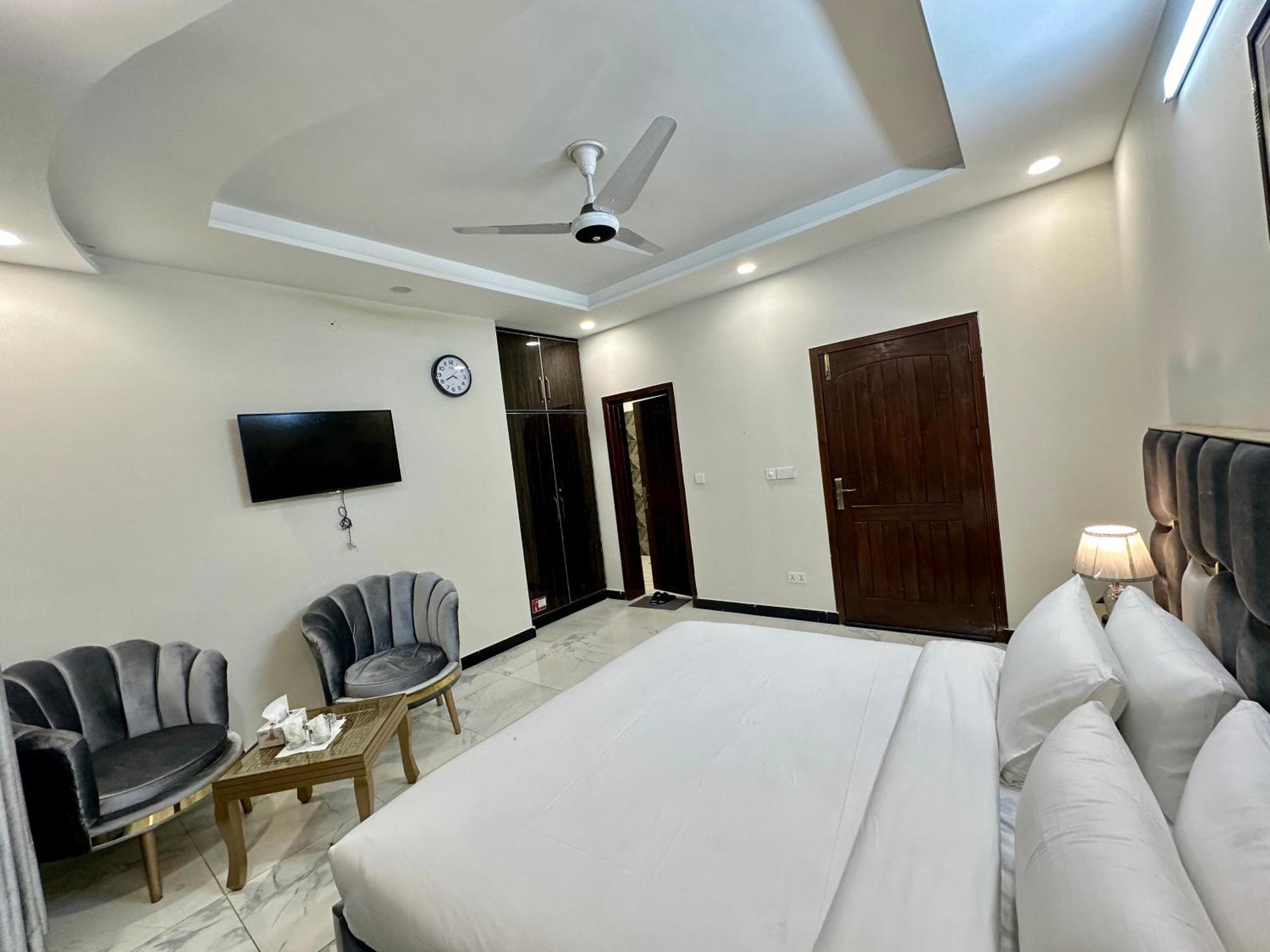 Dream Executive Guest House Исламабад Екстериор снимка