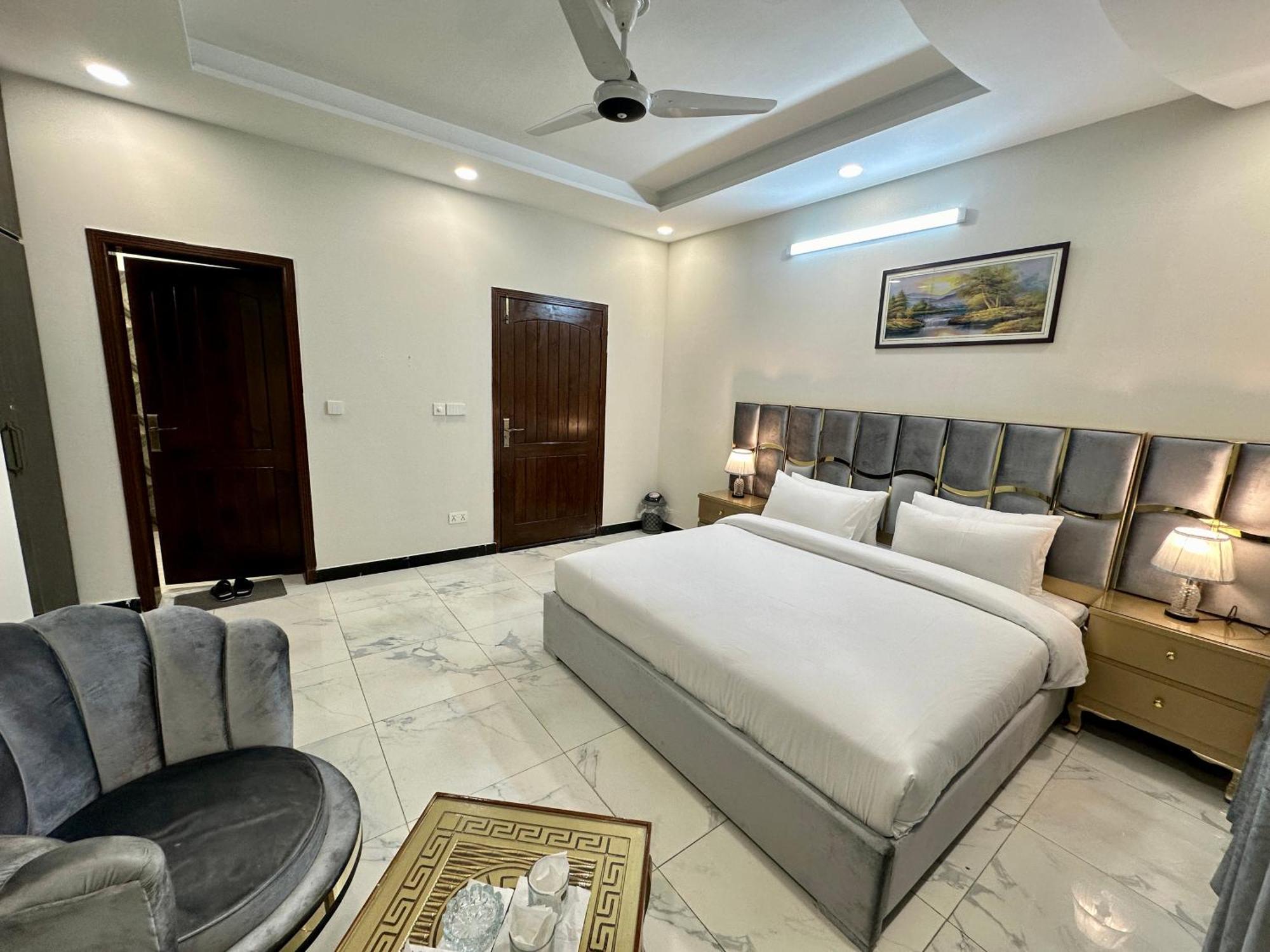 Dream Executive Guest House Исламабад Екстериор снимка