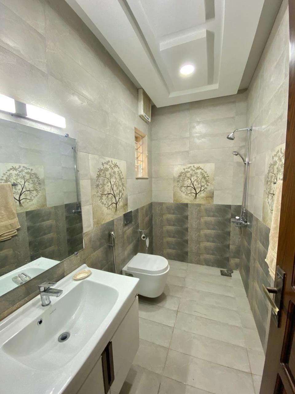 Dream Executive Guest House Исламабад Екстериор снимка