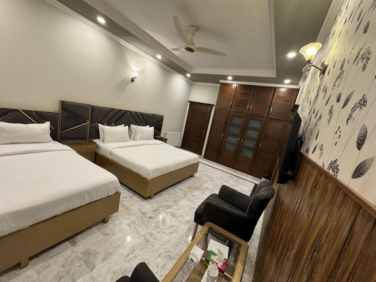 Dream Executive Guest House Исламабад Екстериор снимка