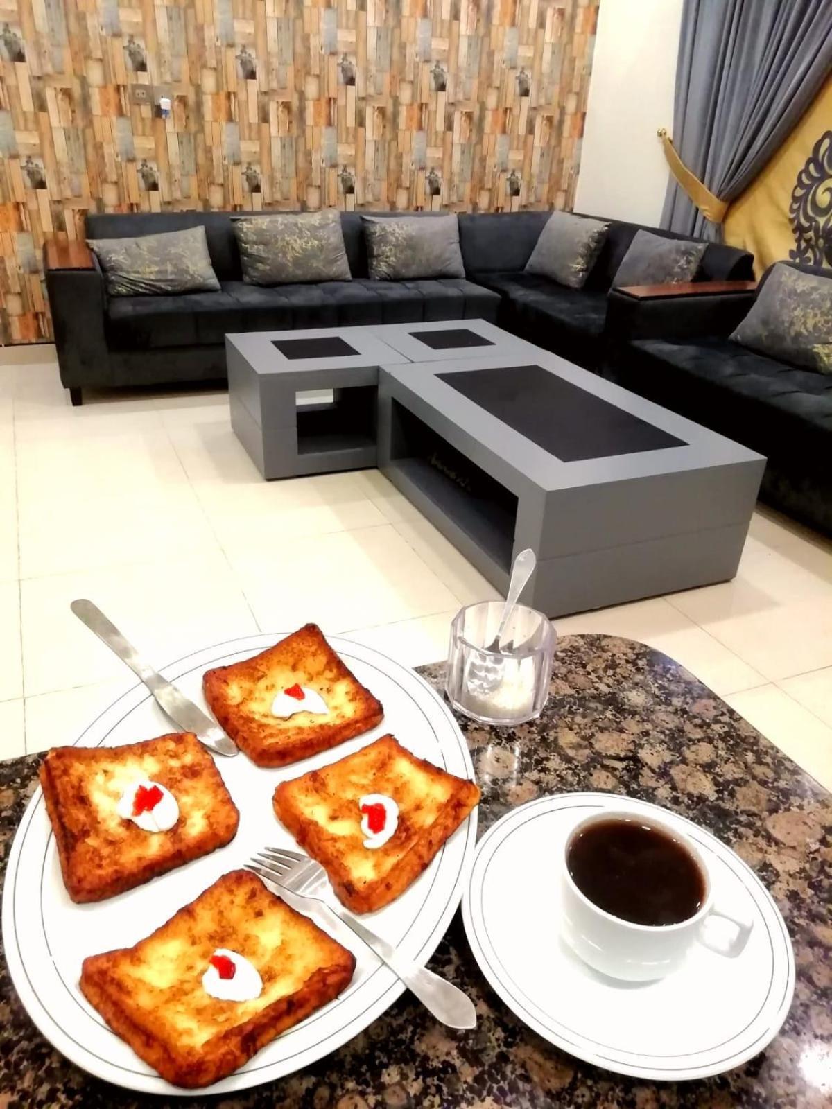 Dream Executive Guest House Исламабад Екстериор снимка